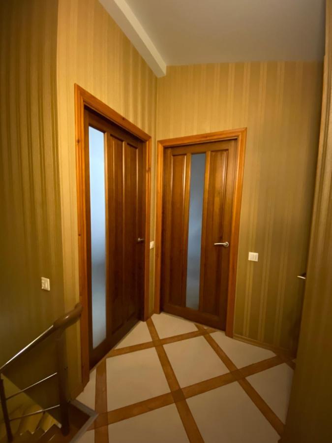 Двухуровневая Квартира На Дерибасовской Odessa Exterior foto